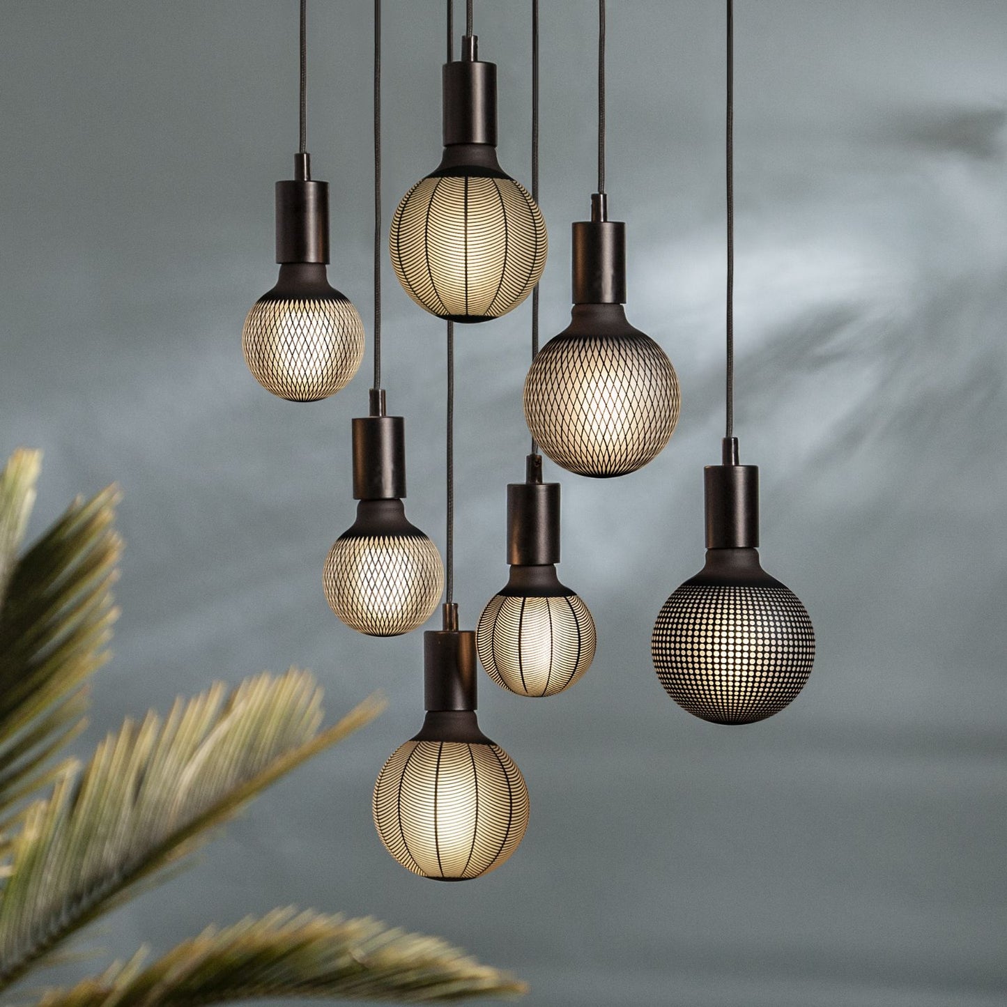 led-lampa-e27-g125-graphic-366-44