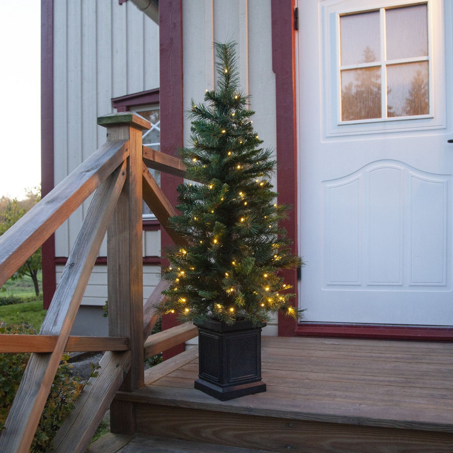 julgran-med-led-hytte-606-89